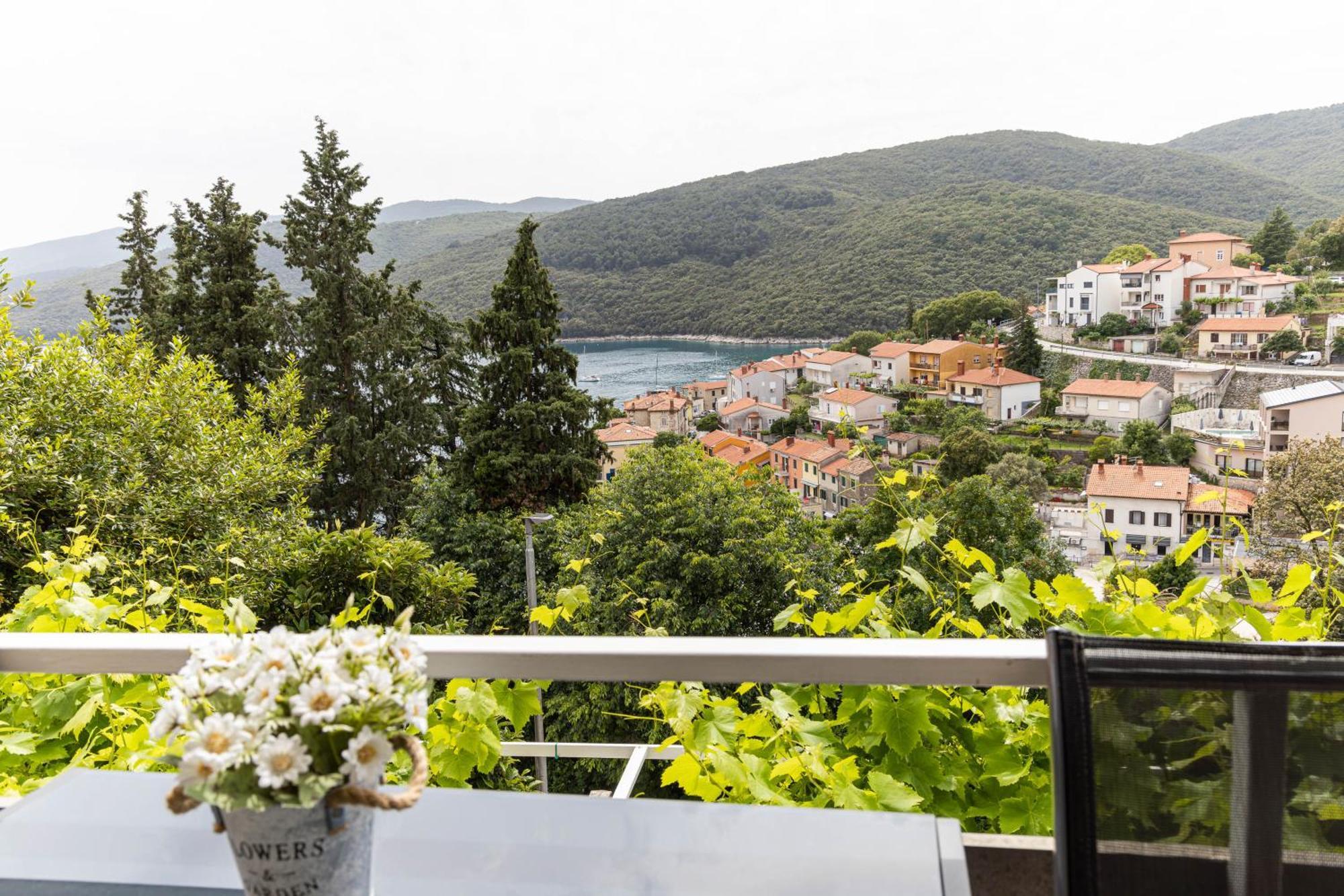 Apartments Sea View Рабац Екстер'єр фото